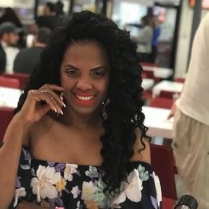 Meet your Posher, Karine Íris